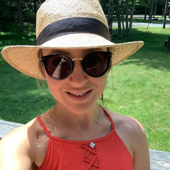 Meet your Posher, Maria - Picture 1 of 1